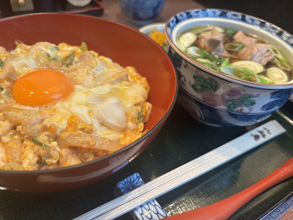 八起庵の親子丼と鴨なんば